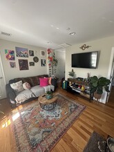 593 Cabot St, Unit C in Beverly, MA - Building Photo - Building Photo