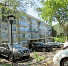 6700 Cypress Rd in Plantation, FL - Building Photo - Building Photo