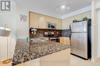 212 Eglinton Ave E in Toronto, ON - Building Photo - Building Photo