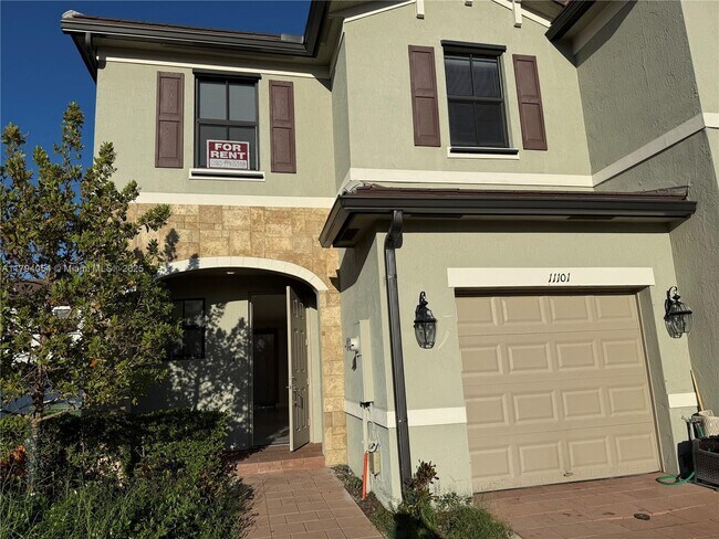 11101 West 33rd Ct in Hialeah, FL - Building Photo - Building Photo