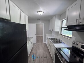 6745 Van Gundy Rd in Jacksonville, FL - Building Photo - Building Photo