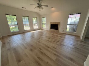 5212 Guadalupe St in Austin, TX - Foto de edificio - Building Photo
