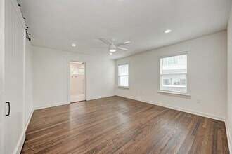 1703 Hillcrest Ln in Austin, TX - Building Photo - Building Photo