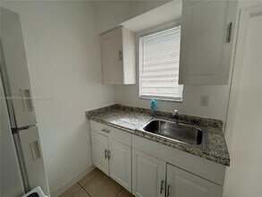 1280 NE 139th St in North Miami, FL - Building Photo - Building Photo