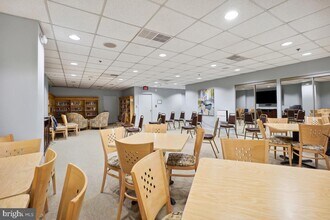 15100 Interlachen Dr in Silver Spring, MD - Building Photo - Building Photo