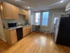 224 Hanover St, Unit 4 in Boston, MA - Foto de edificio - Building Photo