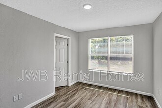 2530 N Davis St in Jacksonville, FL - Building Photo - Building Photo
