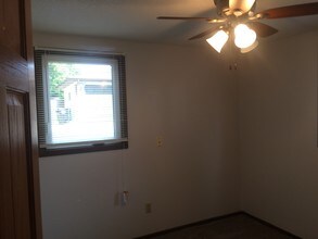 2837 County Rd H2, Unit lower in Mounds View, MN - Building Photo - Building Photo