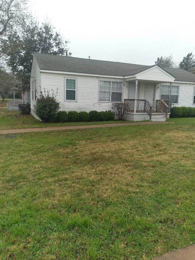 property at 2806 Mobley St NW