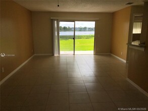 3441 NW 44th St-Unit -106 in Fort Lauderdale, FL - Building Photo - Building Photo