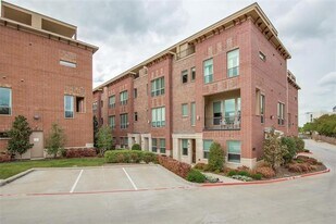 101 Decker Ct in Irving, TX - Building Photo