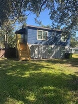 1747 5th St in Rosenberg, TX - Building Photo