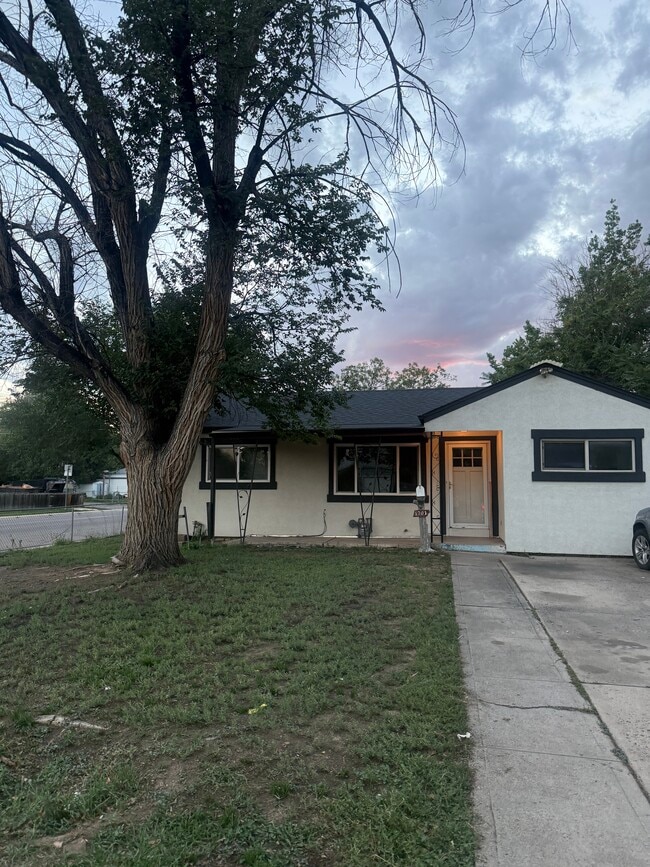 property at 1701 Lansing St
