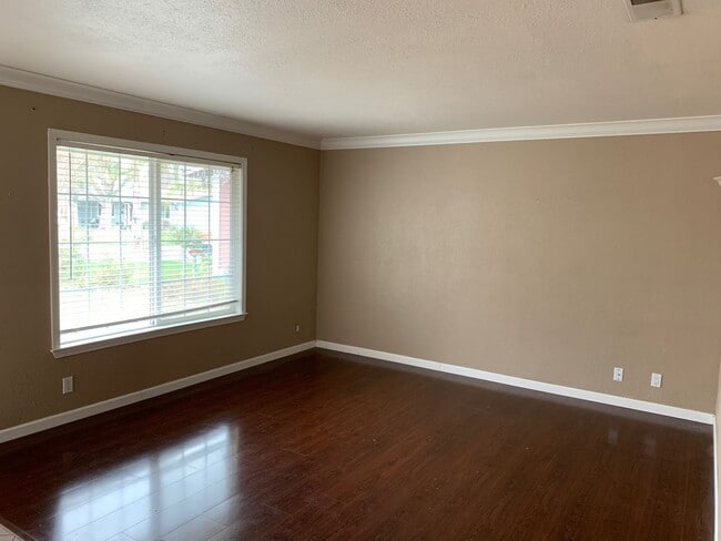 8312 Tallow Wood Way in Citrus Heights, CA - Building Photo - Building Photo