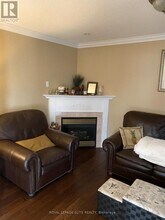 2208 Blue Oak Cir in Oakville, ON - Building Photo - Building Photo