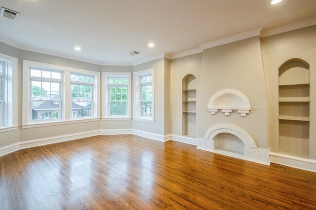 4945 N Kilpatrick Ave-Unit -2 in Chicago, IL - Building Photo - Building Photo