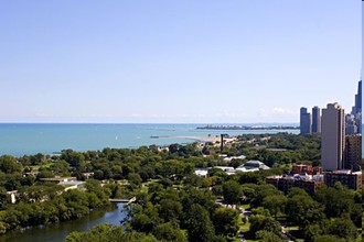 Lincoln Park 2550 in Chicago, IL - Building Photo - Building Photo