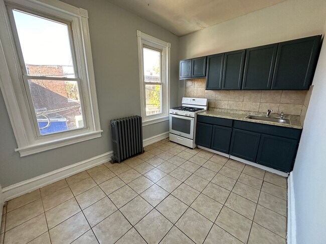 1225 W Venango St in Philadelphia, PA - Building Photo - Building Photo