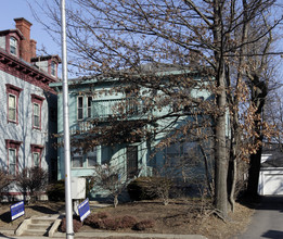 96 S Angell St in Providence, RI - Foto de edificio - Building Photo