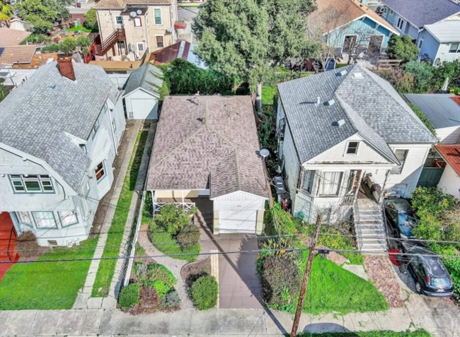 986 55th St in Oakland, CA - Building Photo - Building Photo