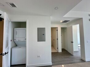 3016 NW 1st Ave, Unit A6 in Miami, FL - Building Photo - Building Photo