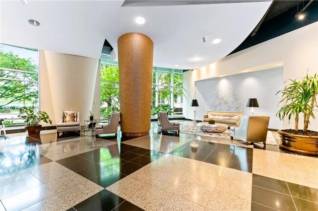3338 Peachtree Rd NE in Atlanta, GA - Building Photo - Building Photo