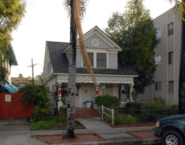 548A-F Cedar Ave in Long Beach, CA - Building Photo - Building Photo