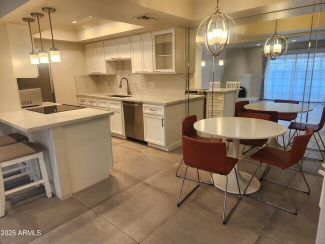 property at 7557 N Dreamy Draw Dr