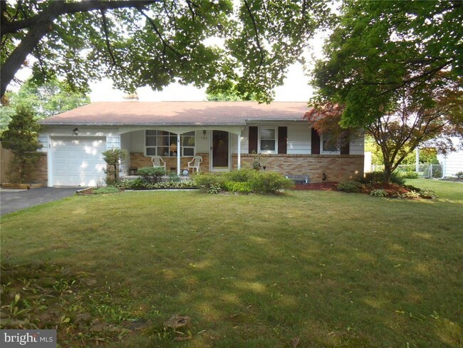 property at 904 S Edward St