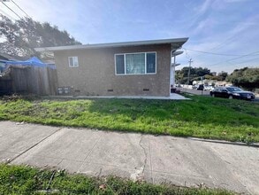 1697 C St in Hayward, CA - Building Photo - Building Photo