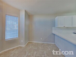 525 N Val Vista Dr in Mesa, AZ - Foto de edificio - Building Photo