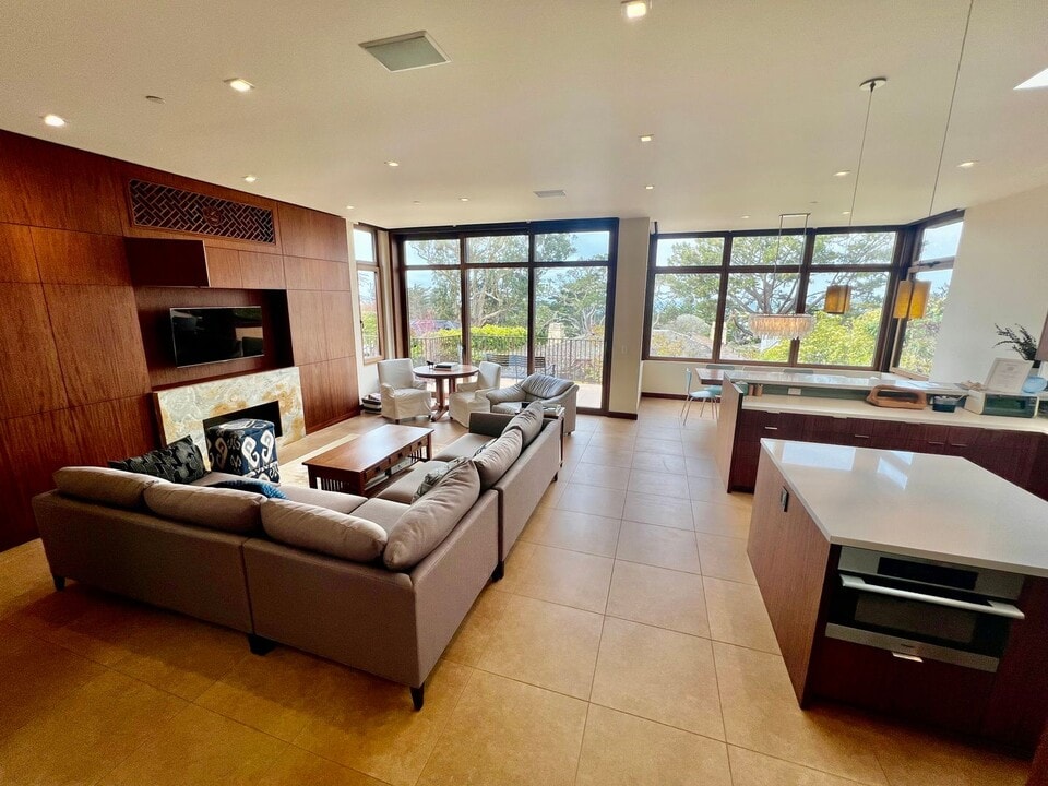 26537 Carmel Rancho Blvd in Carmel By The Sea, CA - Building Photo