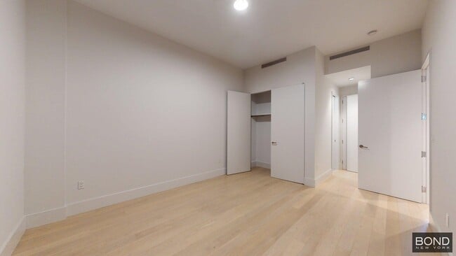 448 Broome St in New York, NY - Building Photo - Building Photo