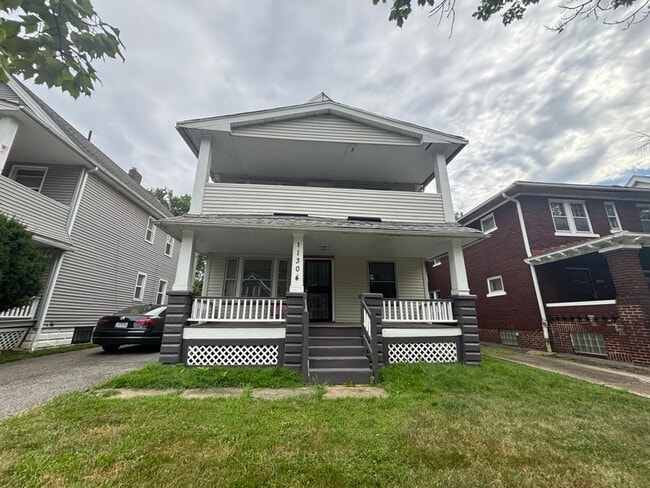 11304 Forest Ave