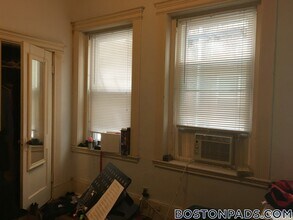 270 Huntington Ave, Unit 204 in Boston, MA - Foto de edificio - Building Photo