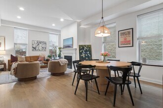 1667 N Bissell St in Chicago, IL - Building Photo - Building Photo