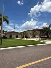 19029 US Hwy 19 N in Clearwater, FL - Foto de edificio - Building Photo