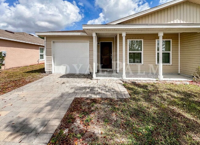 9177 Aegean Cir in Lehigh Acres, FL - Foto de edificio - Building Photo