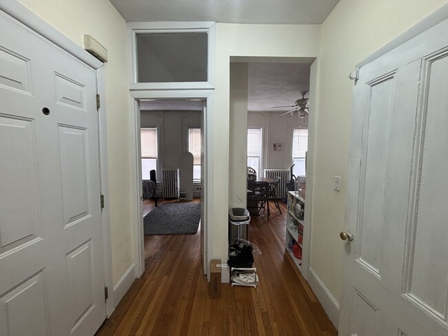 35A Harvard St, Unit 1 in Brookline, MA - Foto de edificio - Building Photo