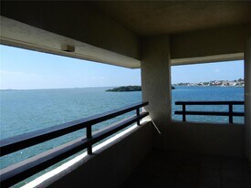 135 1st St E in Tierra Verde, FL - Building Photo