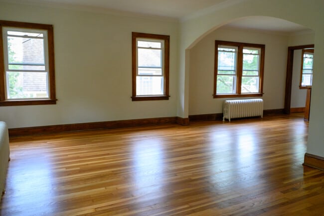 4225 Emerson Ave N, Unit 4225 Emerson Ave. N in Minneapolis, MN - Foto de edificio - Building Photo