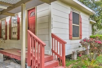 3702 Travis Dr in Beaumont, TX - Building Photo - Building Photo