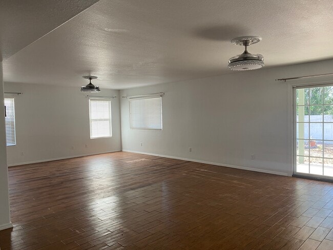 5028 W Hurston Dr in Tucson, AZ - Building Photo - Building Photo