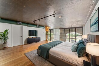 1005 S Shepherd Dr in Houston, TX - Building Photo - Building Photo