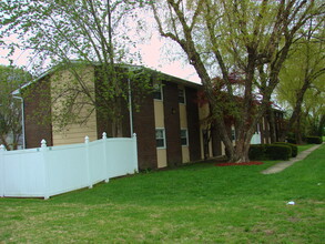 302-304 Estate Dr in O'Fallon, IL - Building Photo - Building Photo