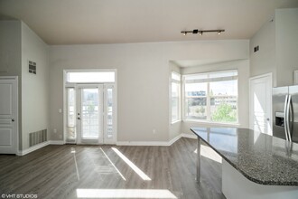 City Gate Apartment Homes in Denver, CO - Building Photo - Building Photo