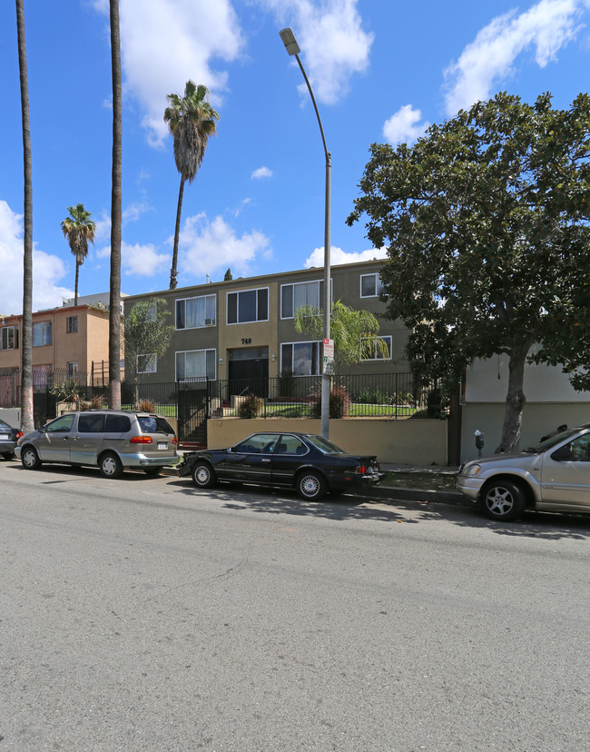 748 S Berendo St in Los Angeles, CA - Building Photo - Building Photo