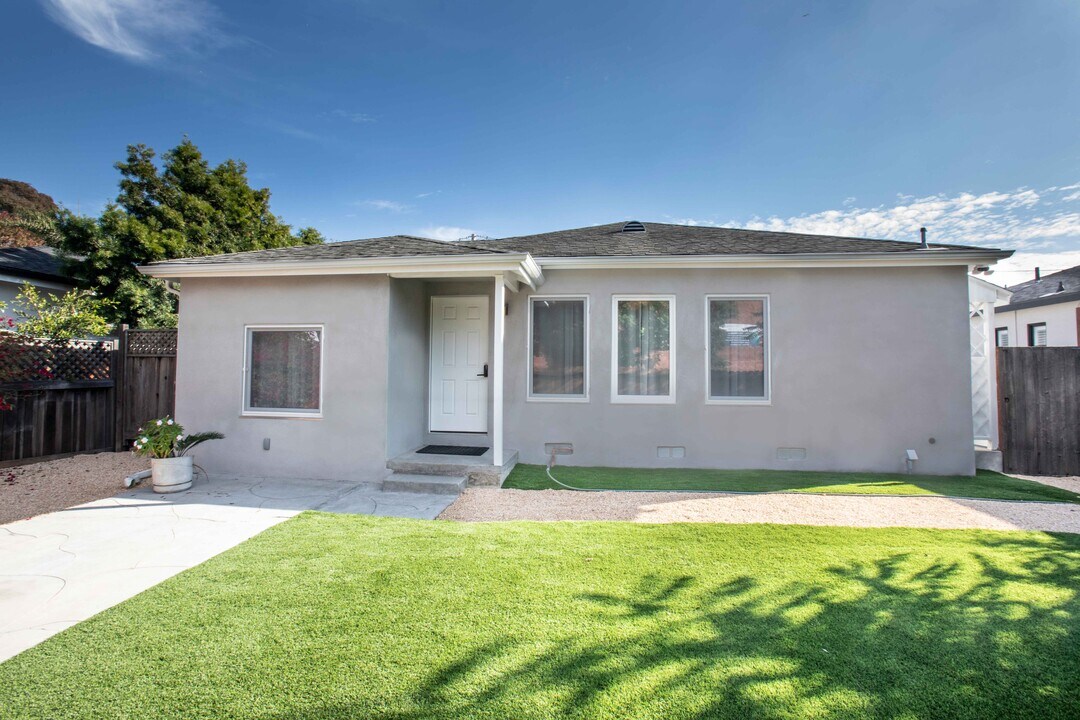 13320 Zanja St in Los Angeles, CA - Building Photo