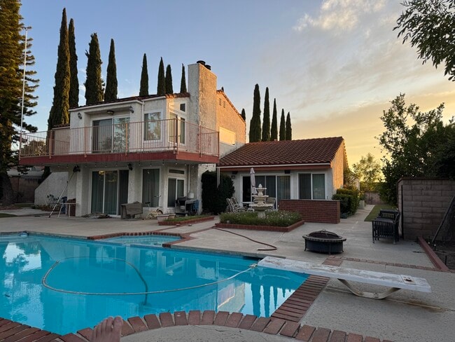 948 Ettin Ave in Simi Valley, CA - Building Photo - Building Photo
