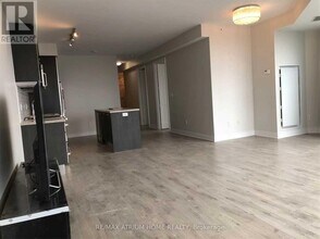 388-7388 Yonge St in Toronto, ON - Building Photo - Building Photo